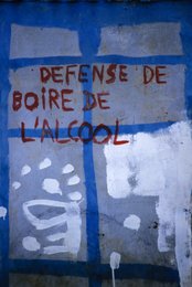 Alcohol;-Comoros-Archipelago;-France;-Indian-Ocean;-Inscription;-Kaleidos;-Kaleidos-images;-La-parole-à-limage;-Laurent-Abad;-Mayotte;-Mural;-Painted-wall;-Prohibition;-Religion;-Stories-Pictures